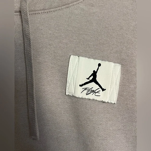 Nike Air Jordan Essential Women’s Cropped Hoodie, Size Large - Picture 2 of 5